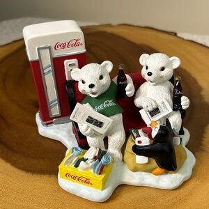 Coca-Cola Polar Bears Passing the Day in‎ a Special Way Figurine heritage 1998